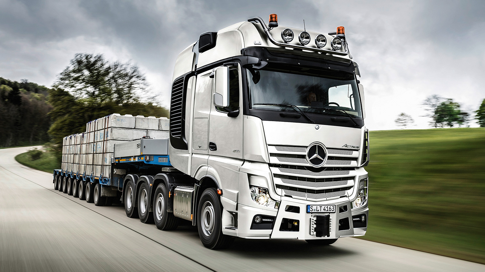 مرسدس بنز آکتروس (Mercedes Benz Actros)